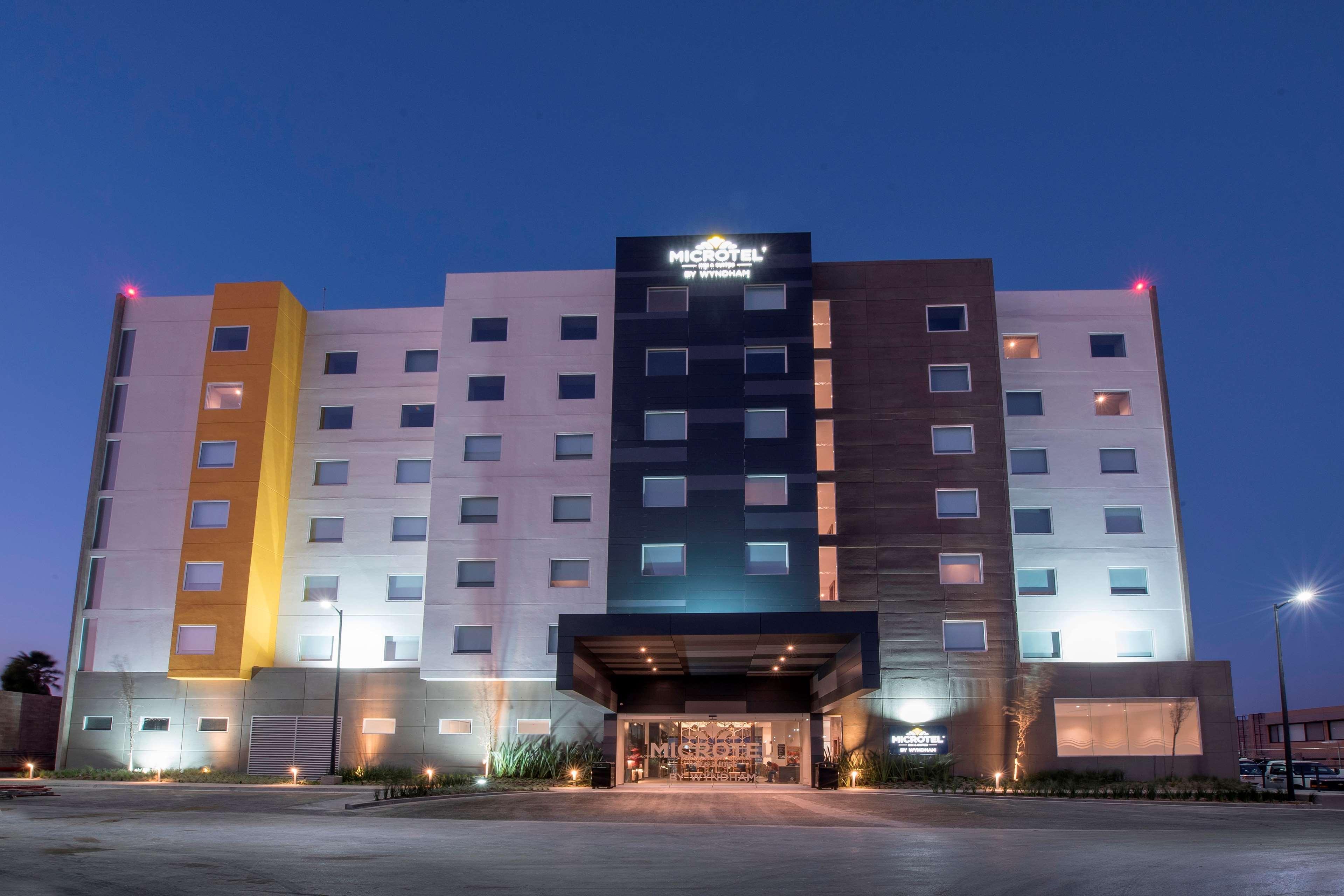 Microtel Inn & Suites By Wyndham San Luis Potosí Exterior foto